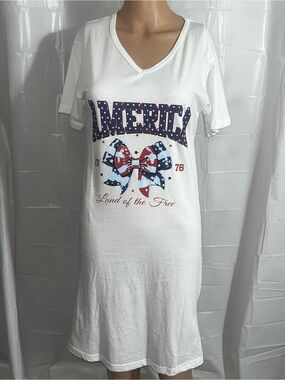 Love To Sleep America Graphic White V-Neck Tee Dress